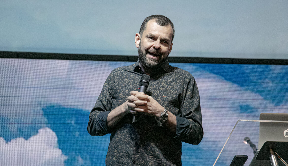 pastor-lista-6-erros-que-os-pais-cometem-na-criacao-dos-filhos