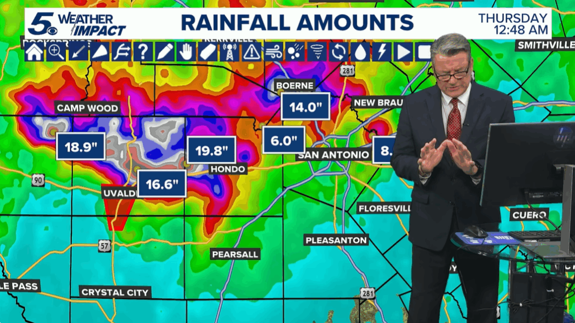 meteorologista-interrompe-previsao-do-tempo-ao-vivo-e-ora-por-vitimas-de-enchentes-no-texas