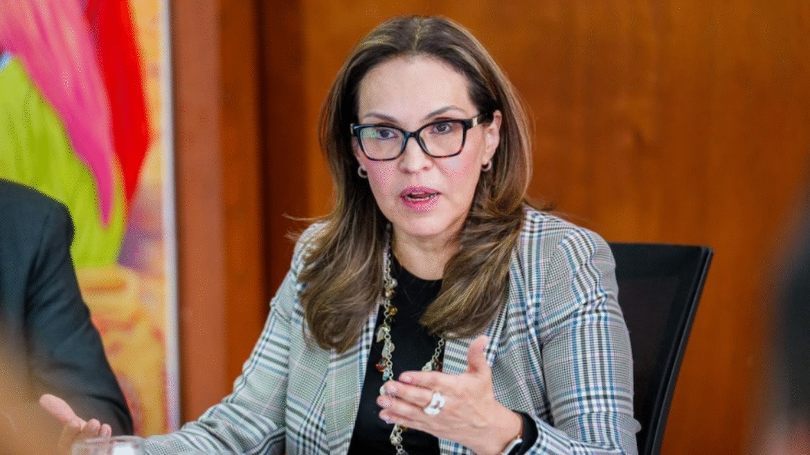ex-ministra-da-colombia-renuncia-para-cuidar-da-filha-e-testemunha-milagre-apos-oracoes