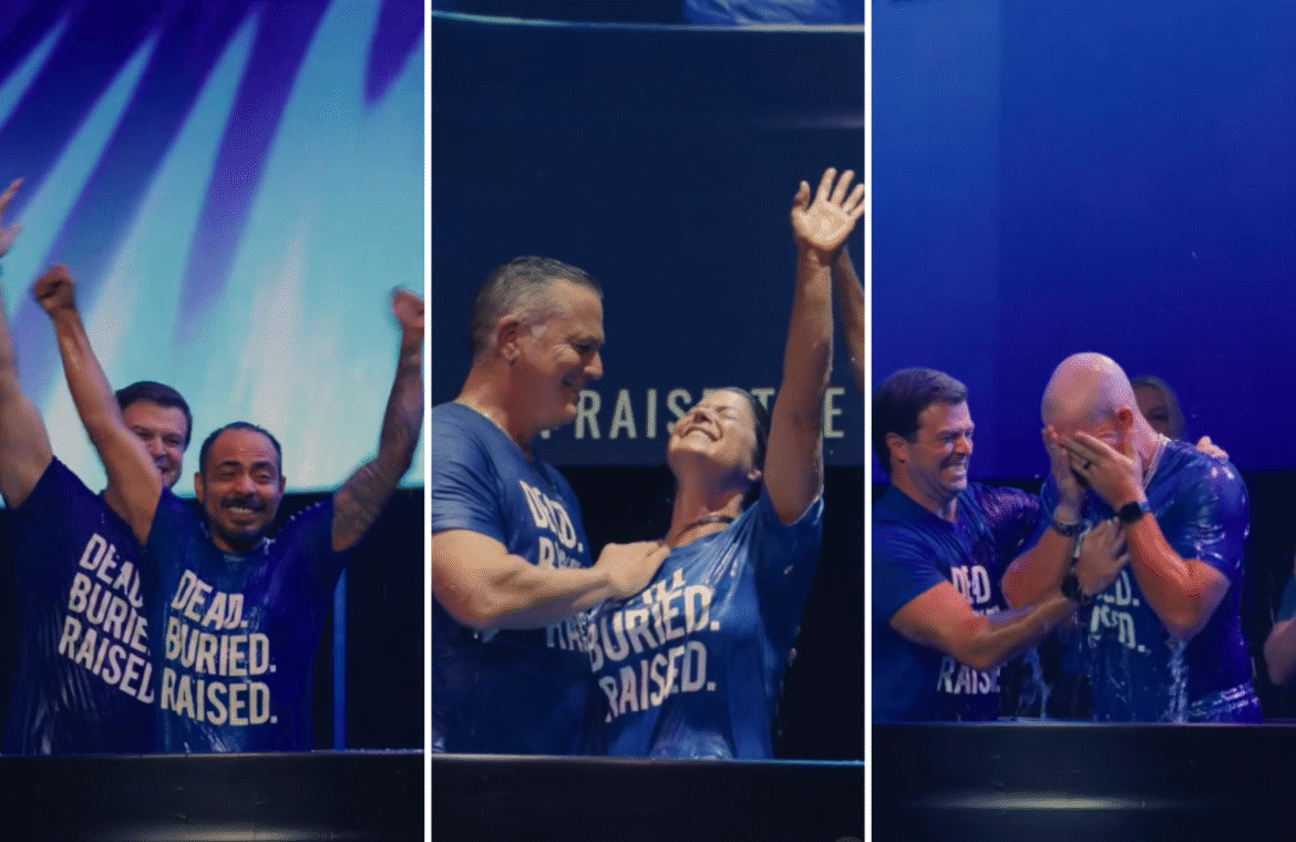 quase-900-pessoas-sao-batizadas-em-igreja-no-texas:-“jesus-mudou-tudo”